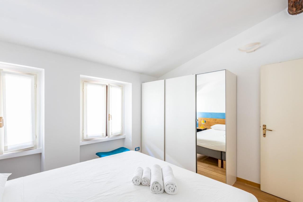 Easylife - Romantico Appartamento Sulla Darsena Milan Bagian luar foto