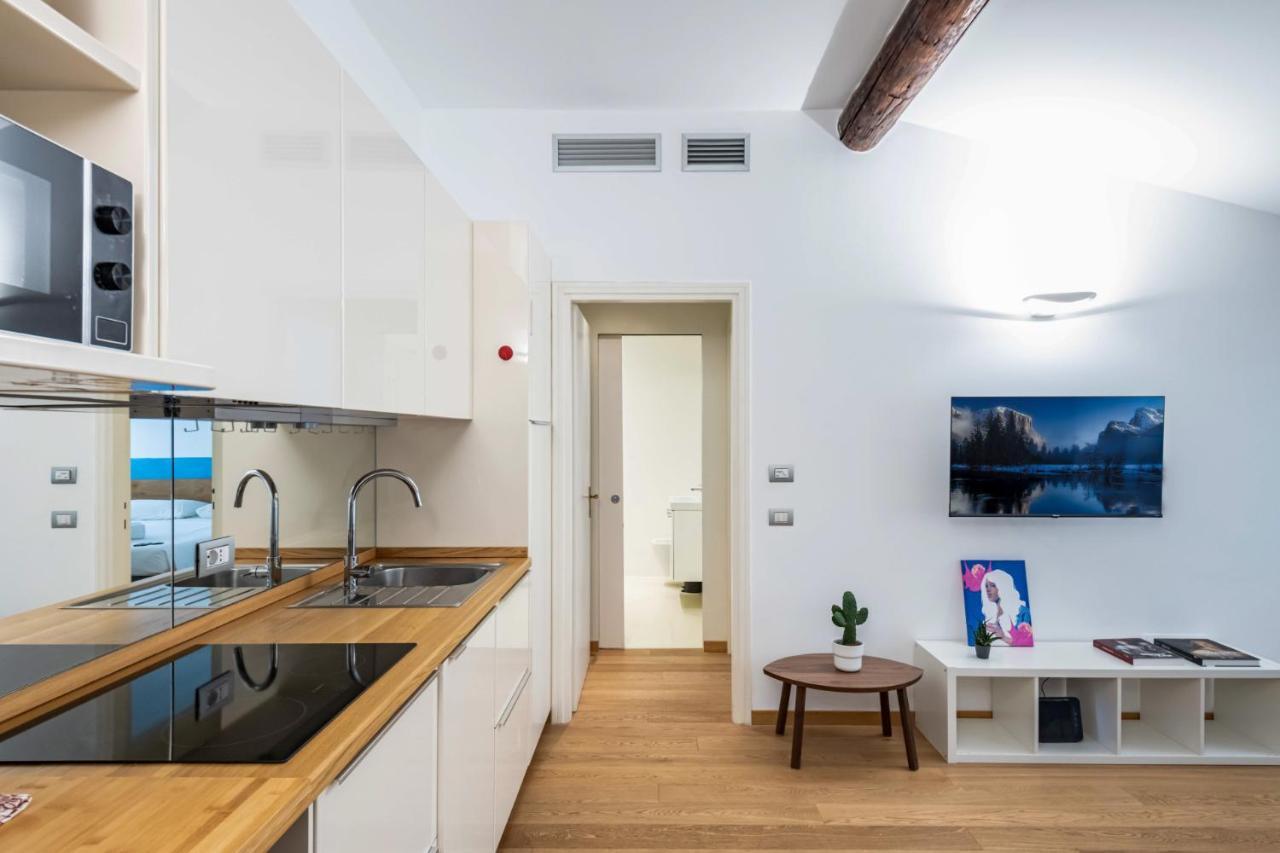 Easylife - Romantico Appartamento Sulla Darsena Milan Bagian luar foto