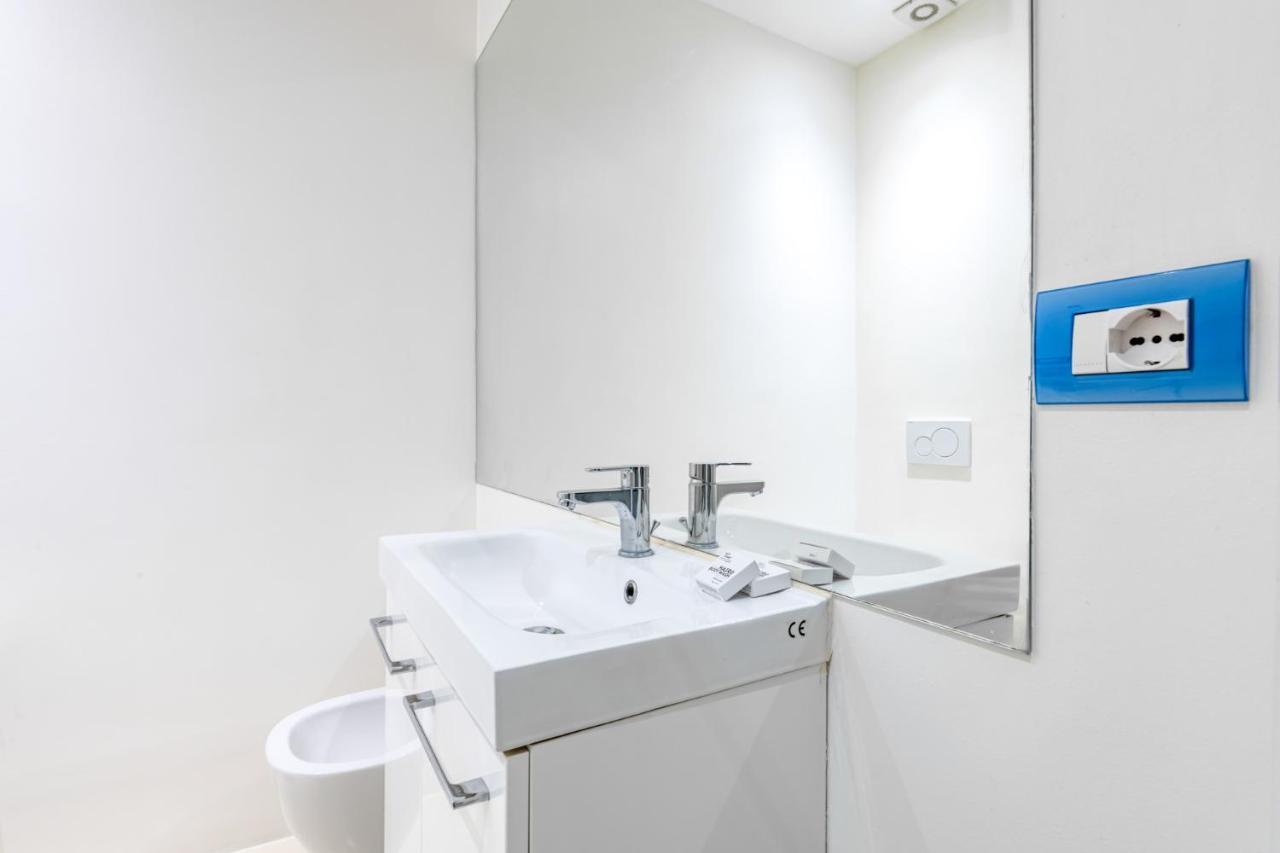 Easylife - Romantico Appartamento Sulla Darsena Milan Bagian luar foto