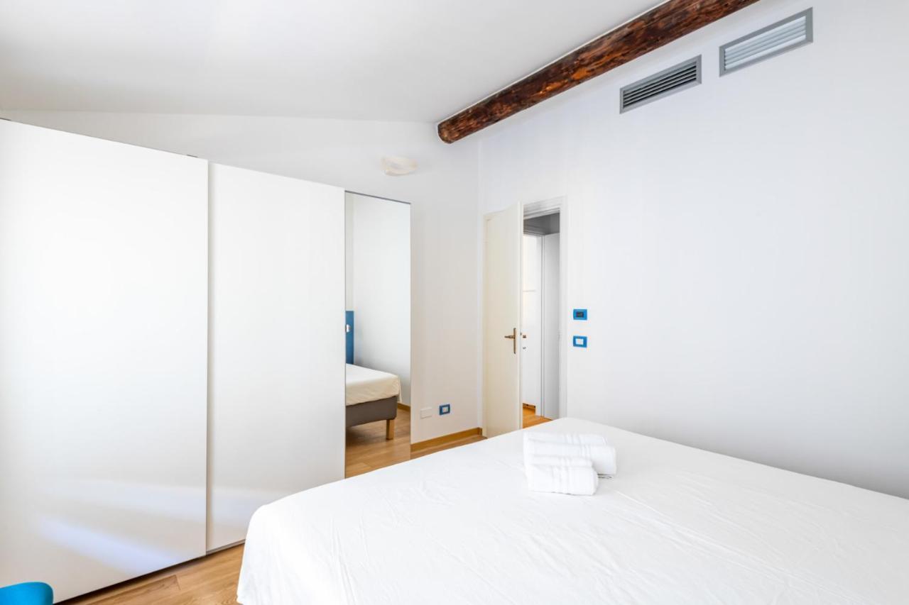 Easylife - Romantico Appartamento Sulla Darsena Milan Bagian luar foto